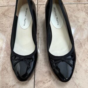 Black Women's Flats